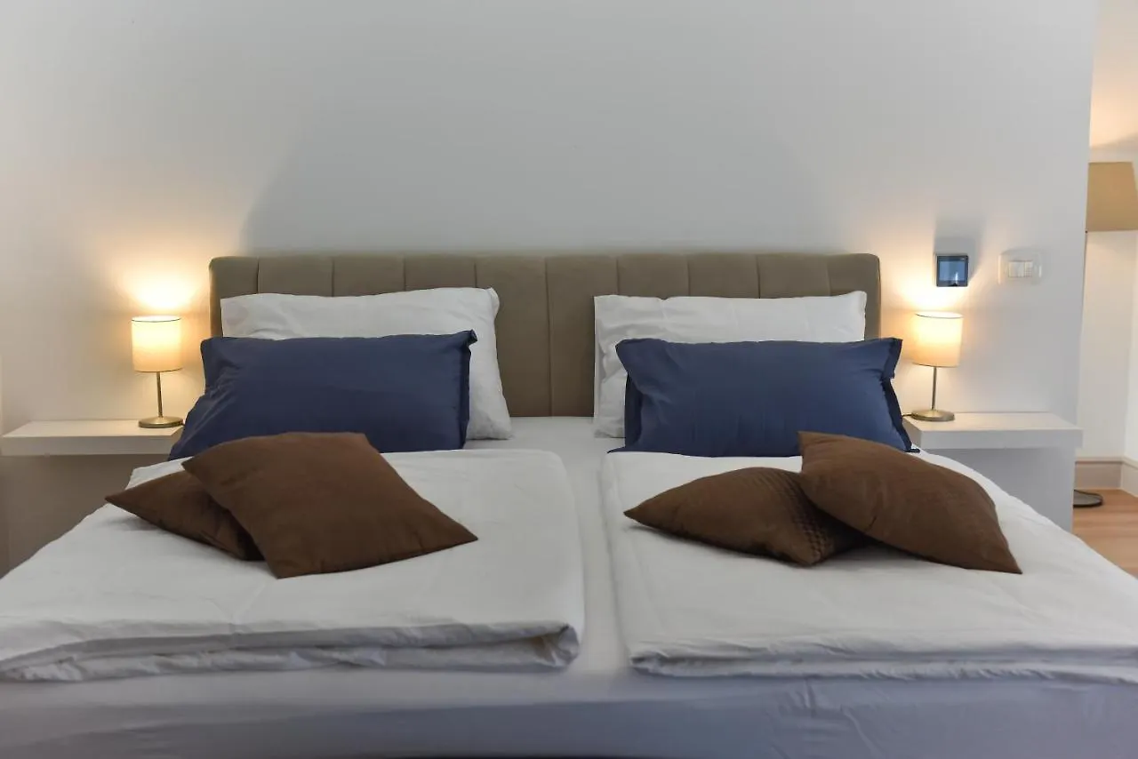Novem Apartment Zadar 0*,