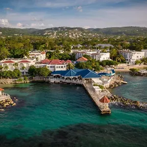 Lush Tropical Located In A 4-star , Runaway Bay Jamaica
