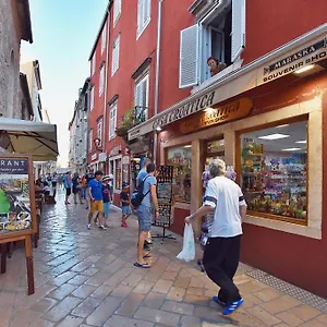 Apartment 4 Corner The Center Of The Old Town, Zadar